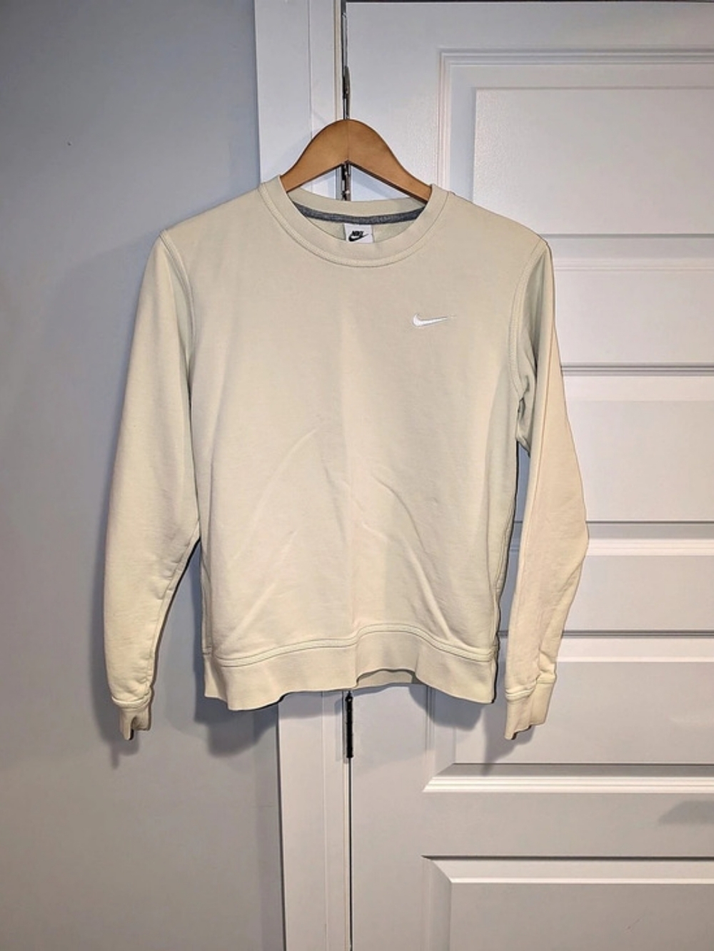 Nike Essential Micro Swoosh Crewneck Sweatshirt Cream Medium